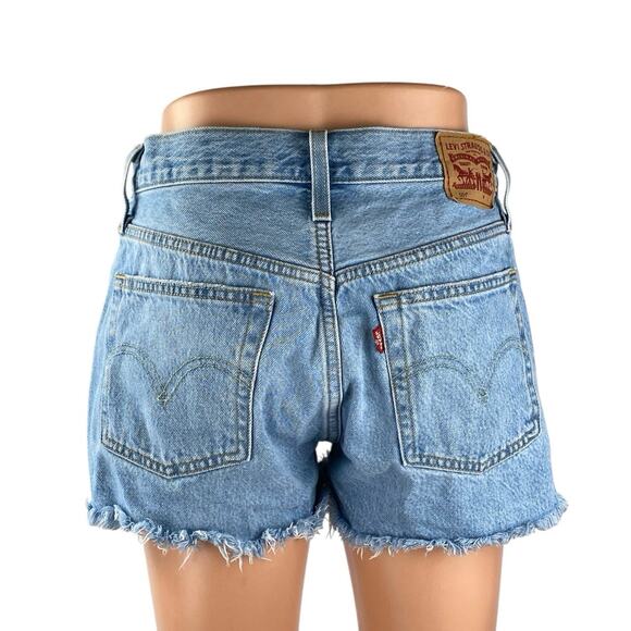 Levi's 501 Women's Blue High Waisted Frayed Raw Hem Denim Jeans Shorts Size 27 - Picture 3 of 6